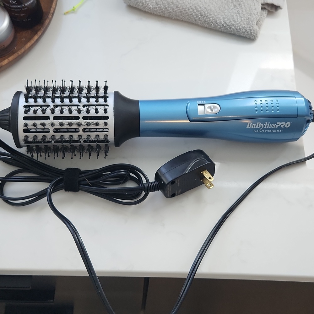 Babyliss Pro blow dryer brush